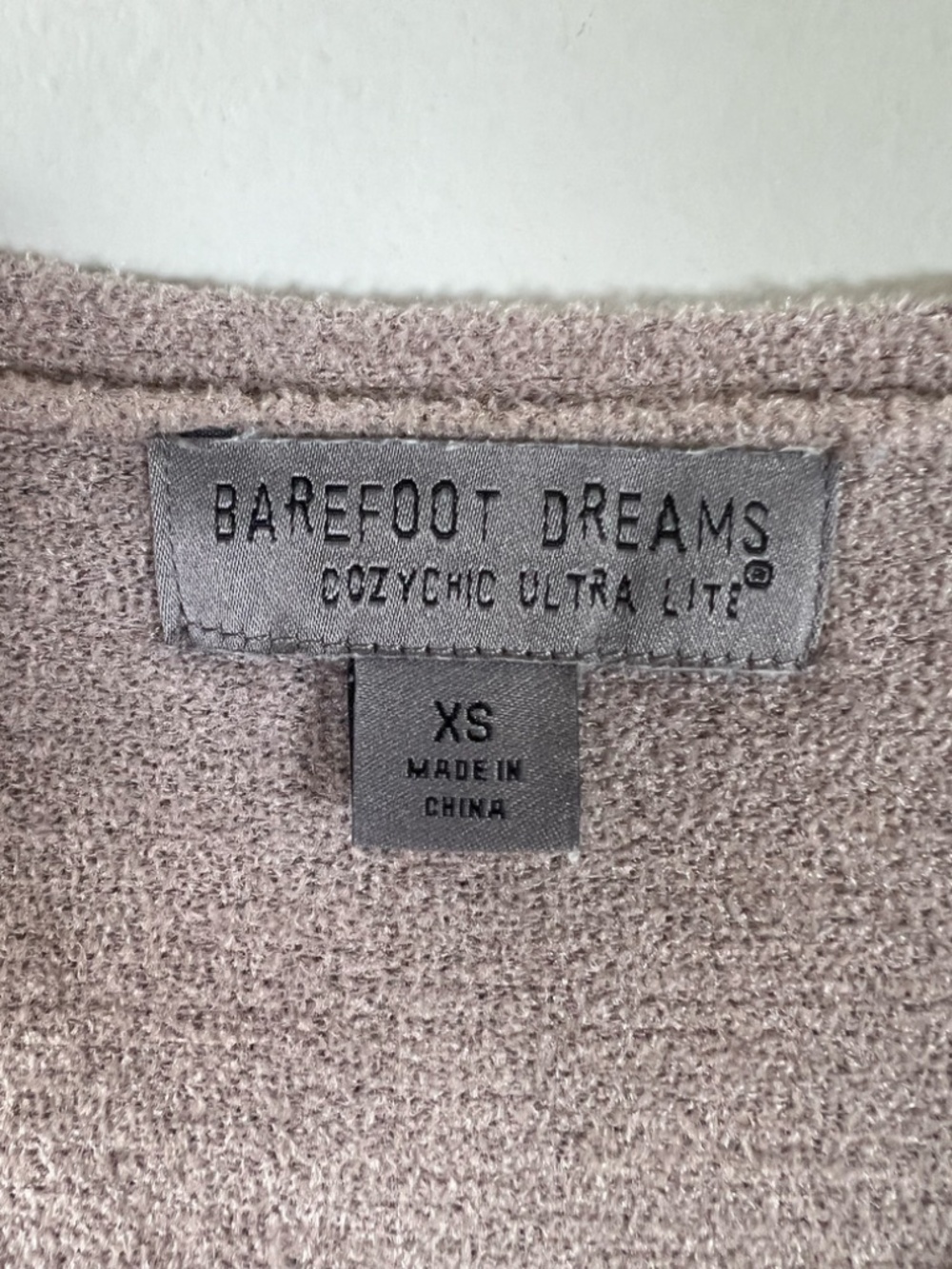 Barefoot Dreams CozyChic Ultra Lite V-Neck Shirt Sweater Beach Rock Tan Fall  XS - Picture 3 of 12